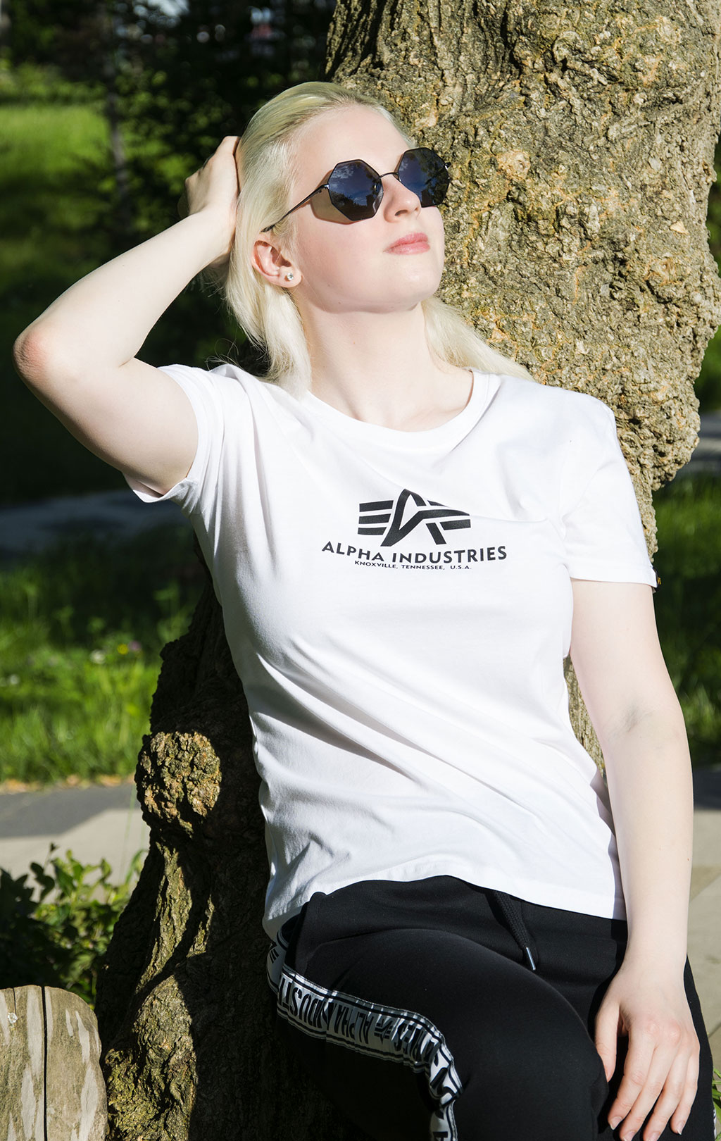 Женская футболка ALPHA INDUSTRIES NEW BASIC T white 