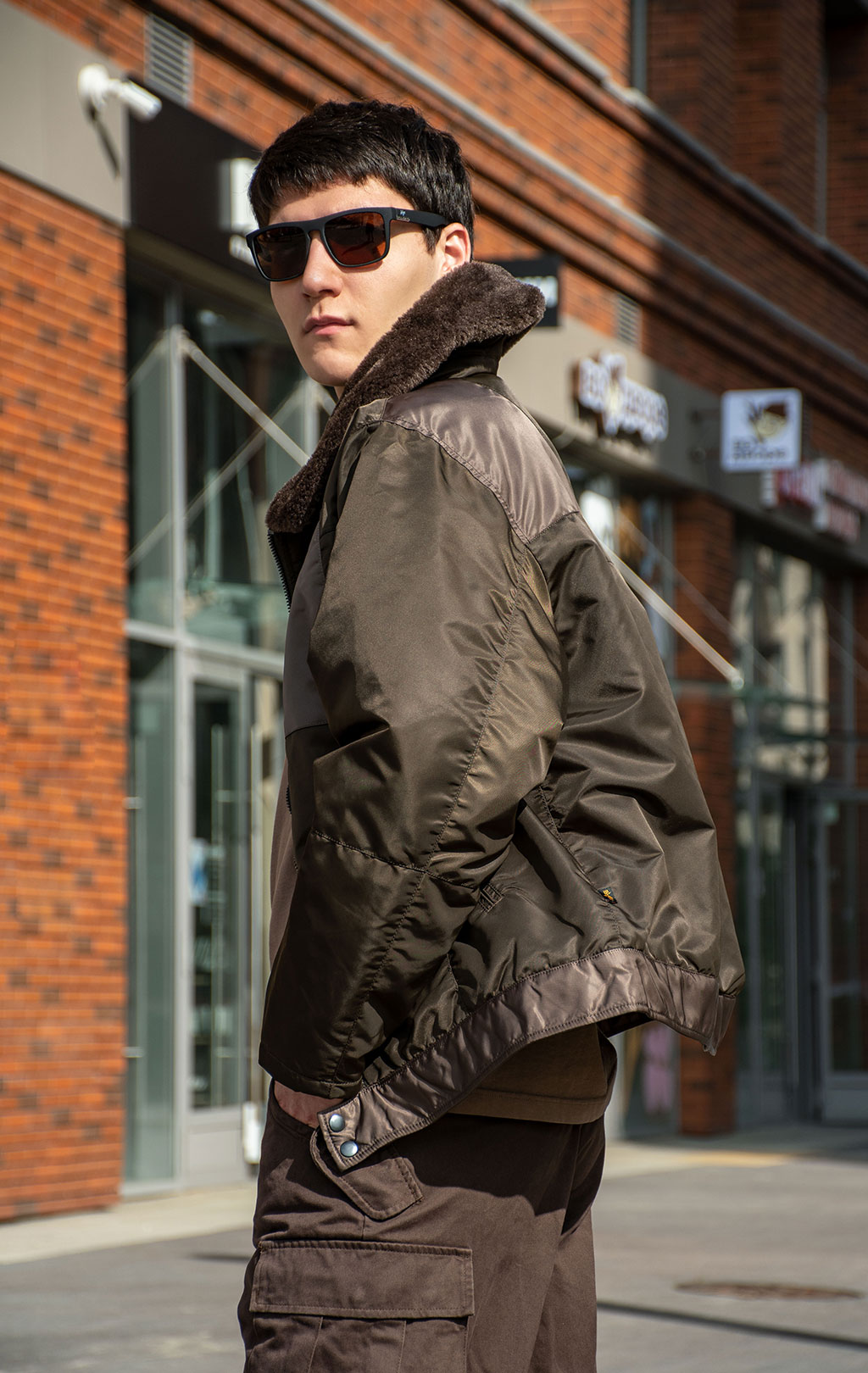 Бомбер ALPHA INDUSTRIES AVIATOR JACKET FW 25/26 espresso 