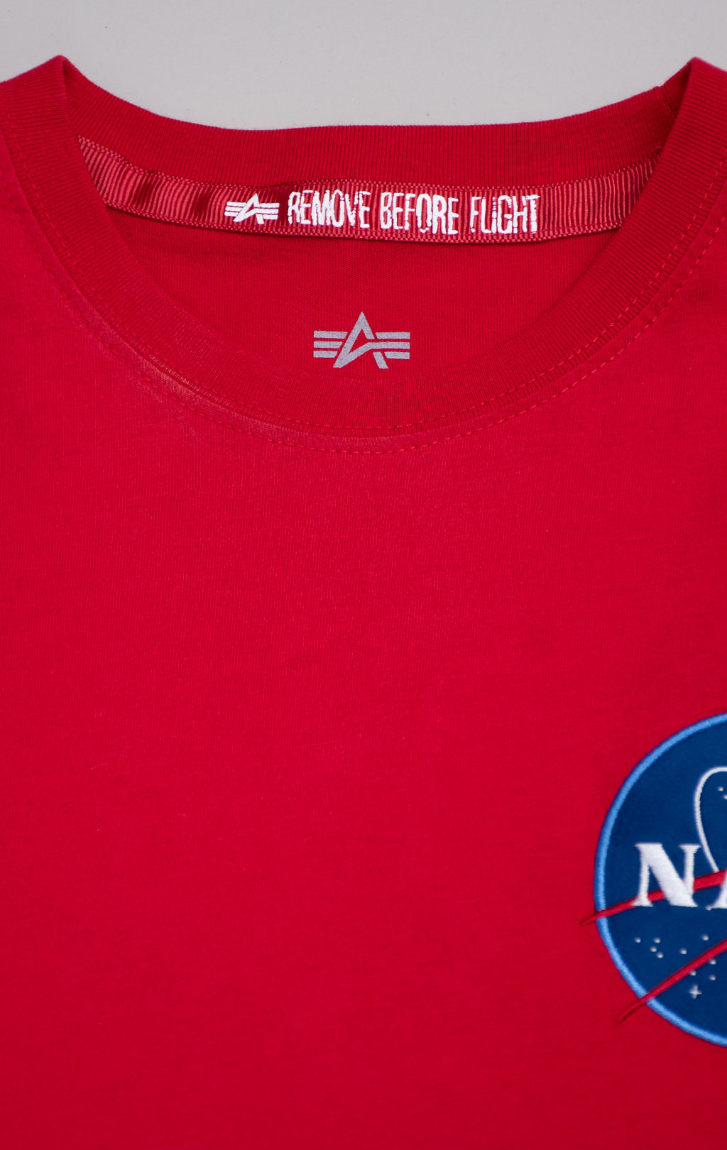 Футболка ALPHA INDUSTRIES NASA Reflective speed red 