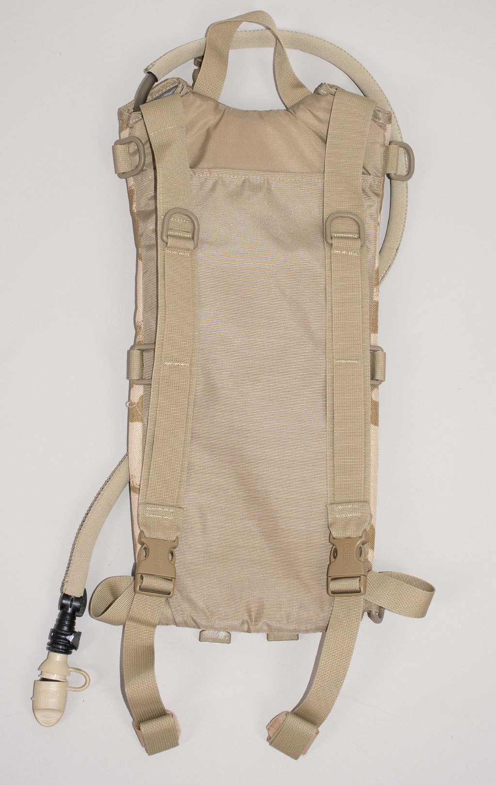 Питьевая система армейская CamelBak на молнии, горловина снаружи,2.5L dpm desert 