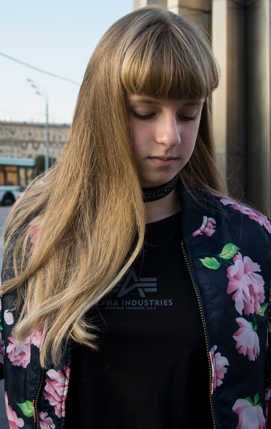 Женский бомбер ALPHA INDUSTRIES VF FLOWERPRINT MA-1 rep. blue 