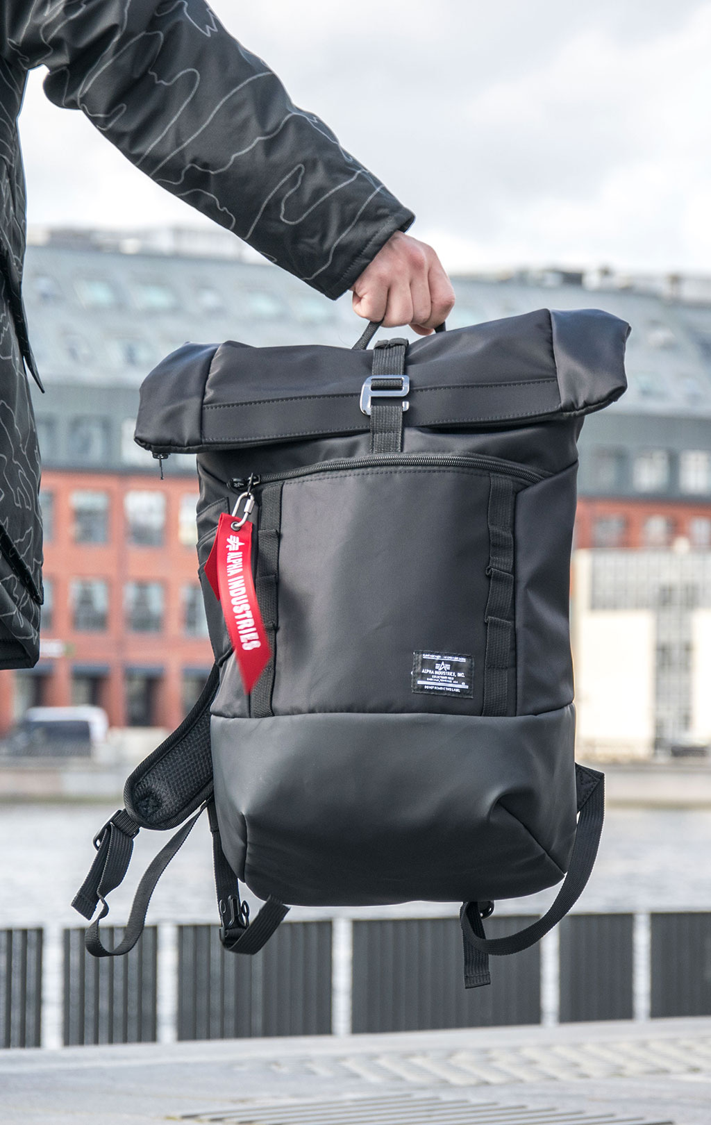 Рюкзак ALPHA INDUSTRIES CREW RT BAG FW 23/24 black 