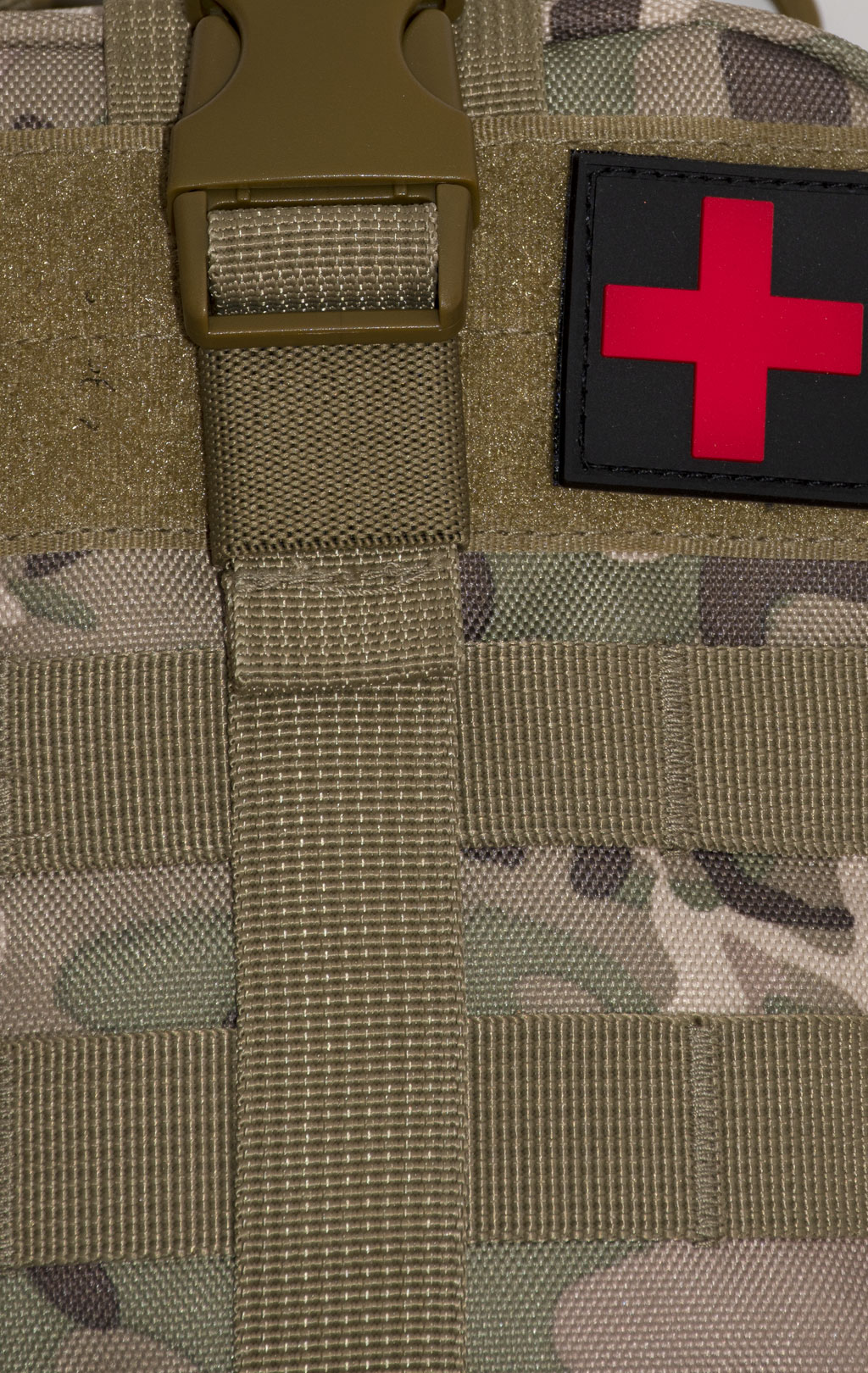 Подсумок медицинский FIRST AID KIT отрывной, с  нашивкой multicam PH-896 Китай