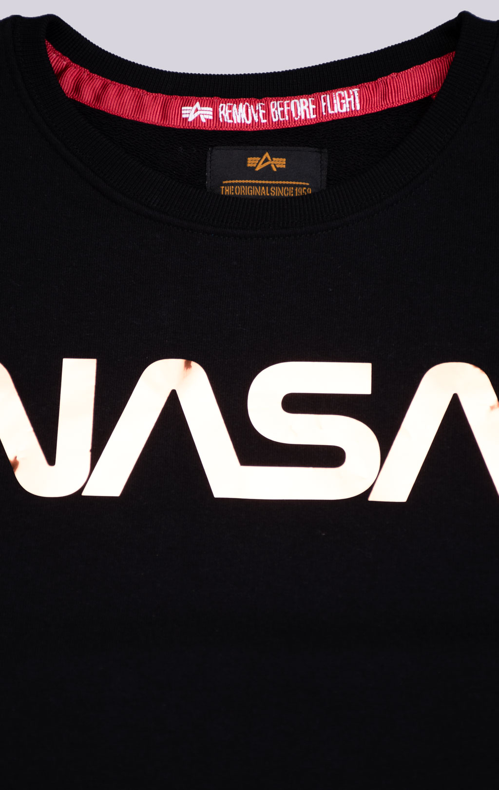 Женская футболка ALPHA INDUSTRIES NASA LONG T OS black 