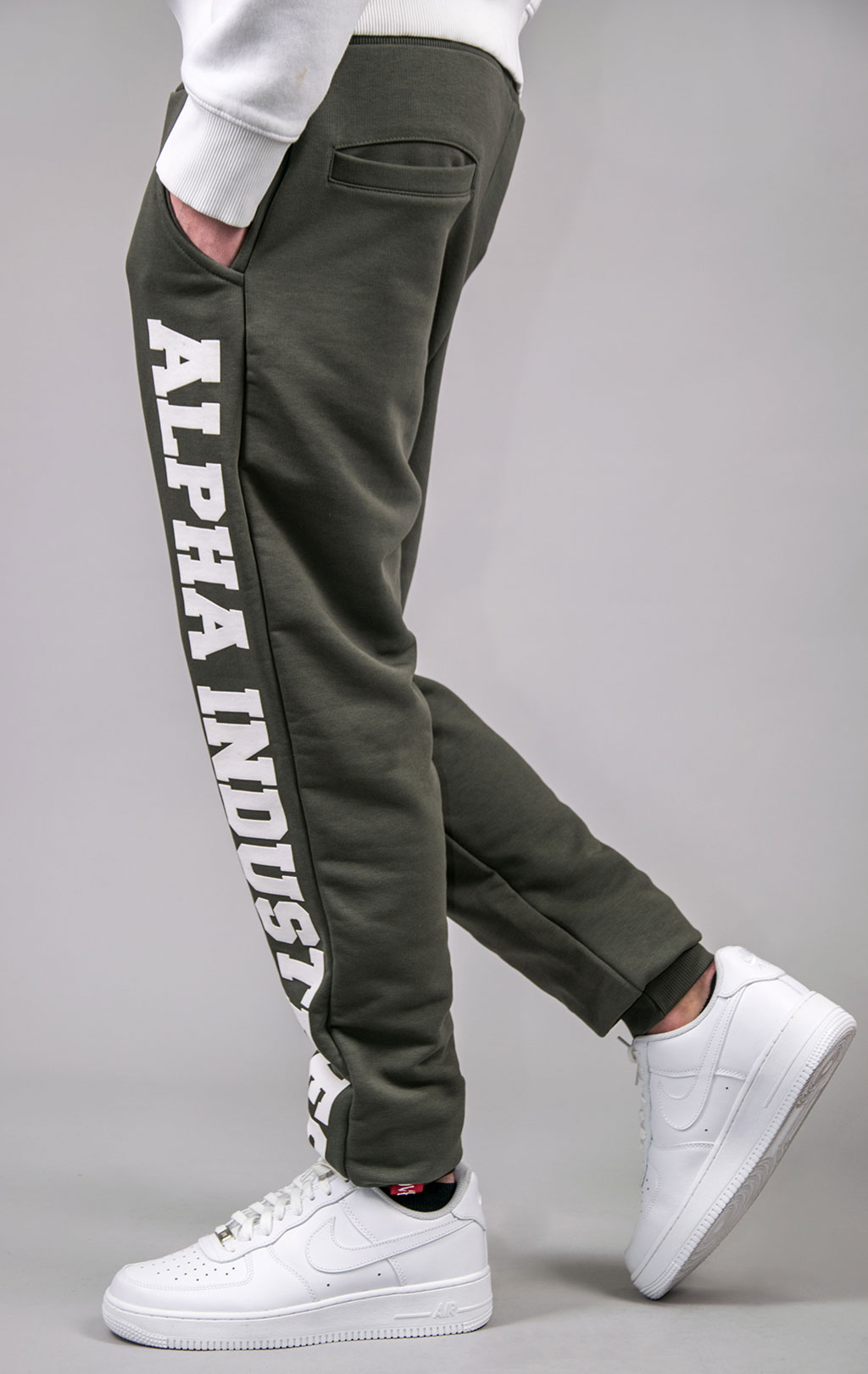 Брюки спортивные джоггеры ALPHA INDUSTRIES BIG LETTERS JOGGER dark olive 