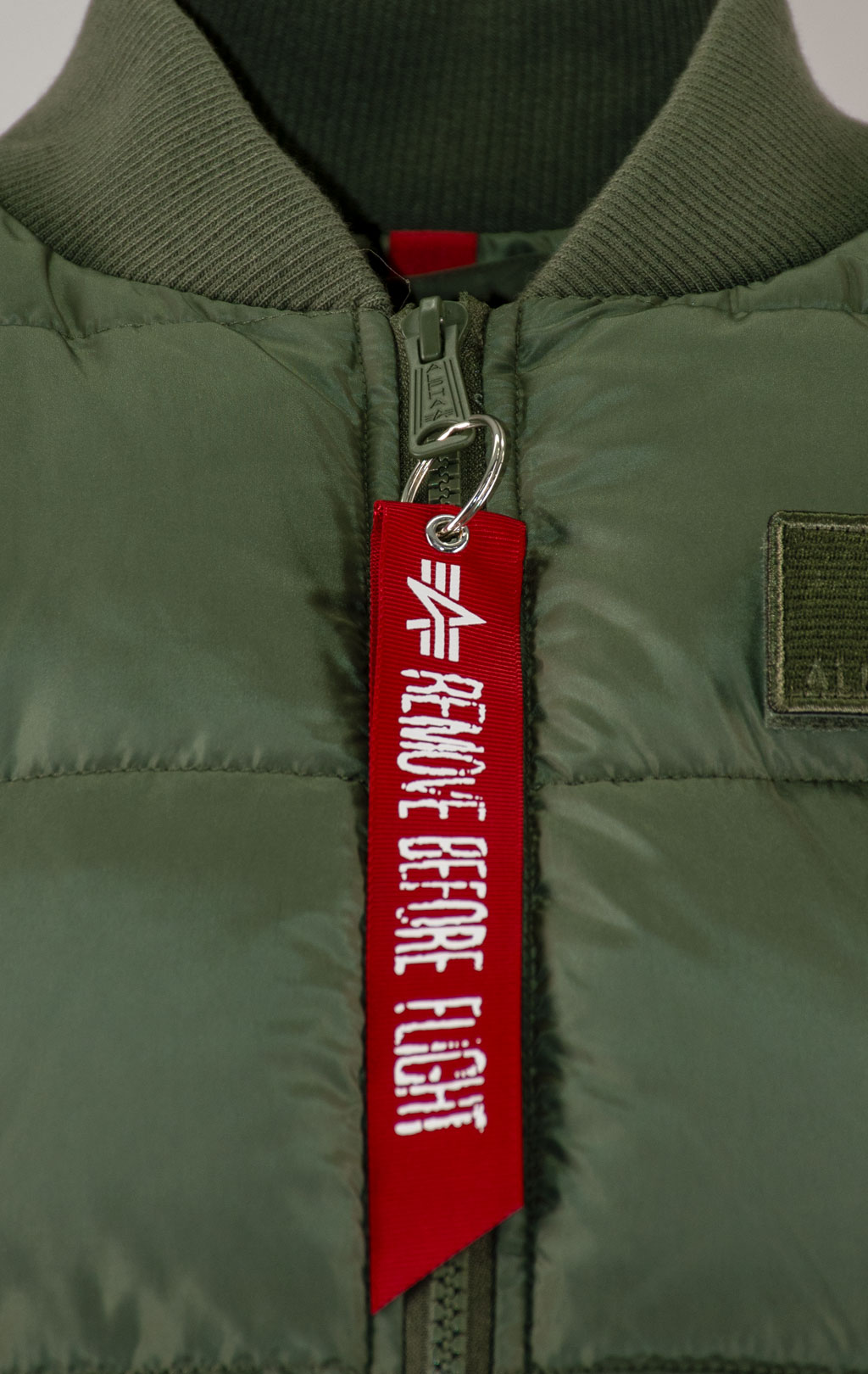 Жилет ALPHA INDUSTRIES PUFFER VEST LW sage green 