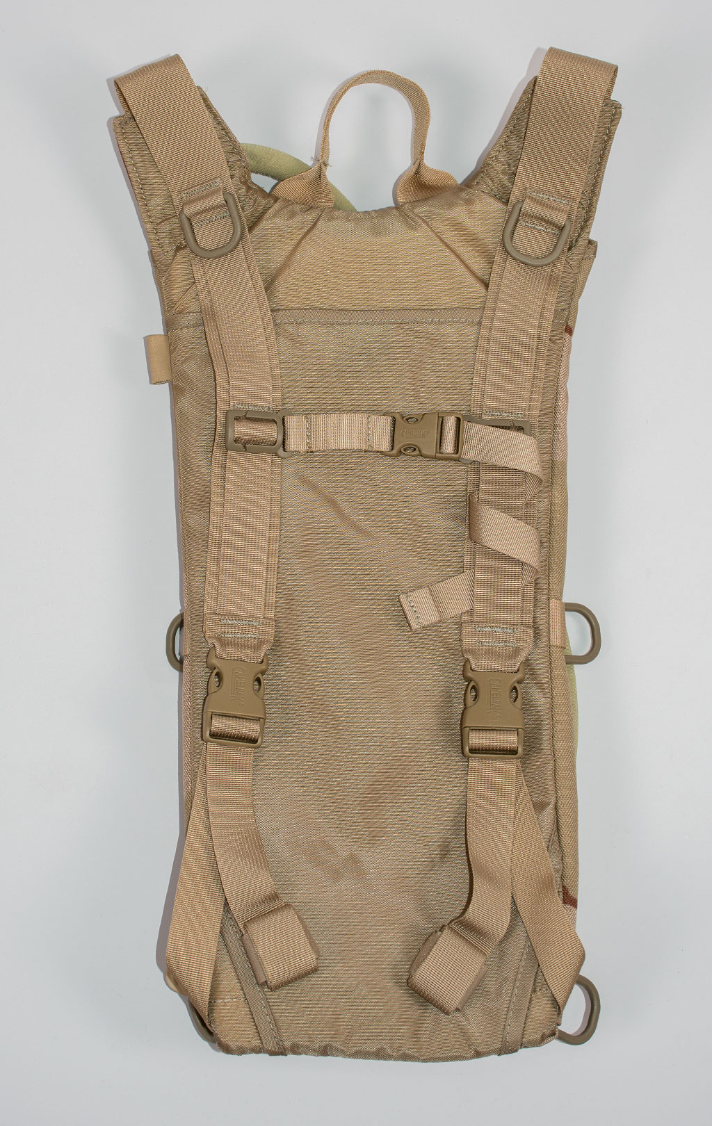 Питьевая система армейская CamelBak на молнии, горловина под клапаном, 3L desert-3 