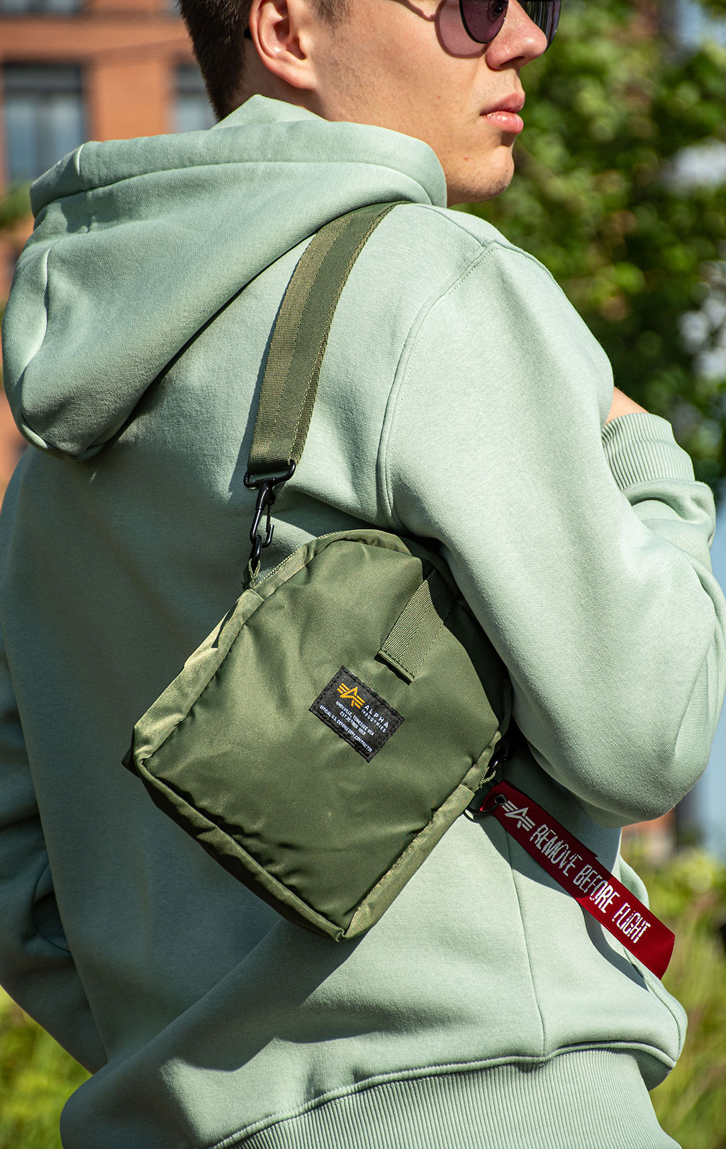 Сумка ALPHA INDUSTRIES CREW CARRY BAG sage green 