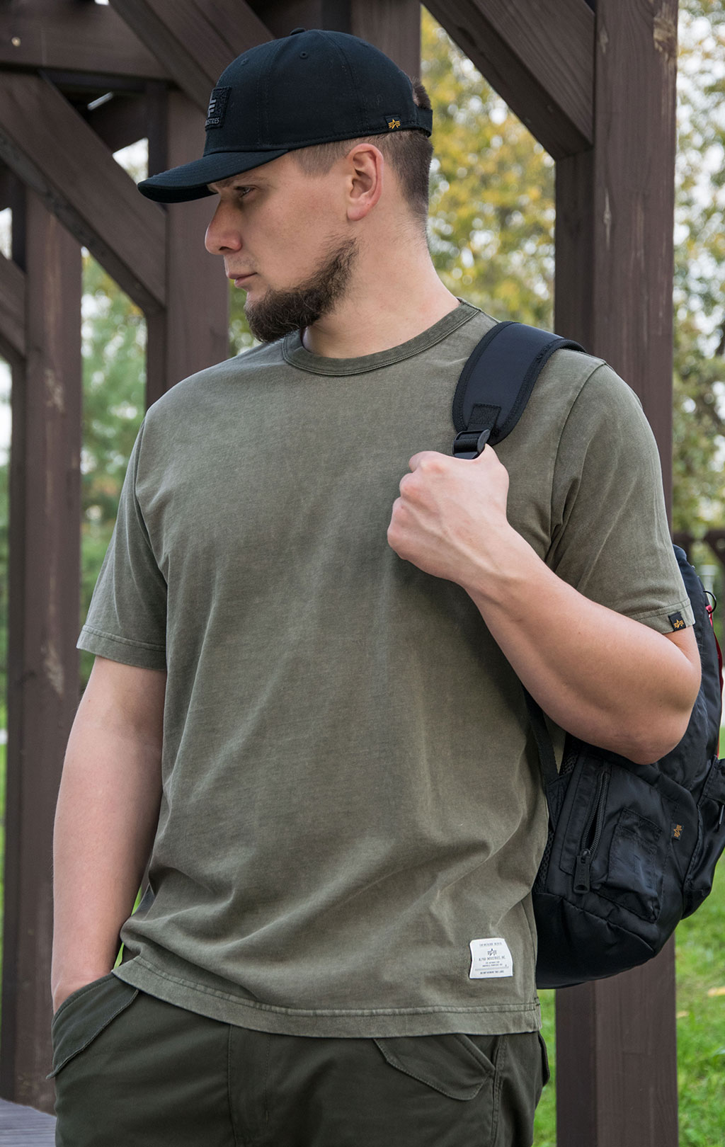 Футболка ALPHA INDUSTRIES ESSENTIAL WASHED TEE плотная FW 21/22 olive 