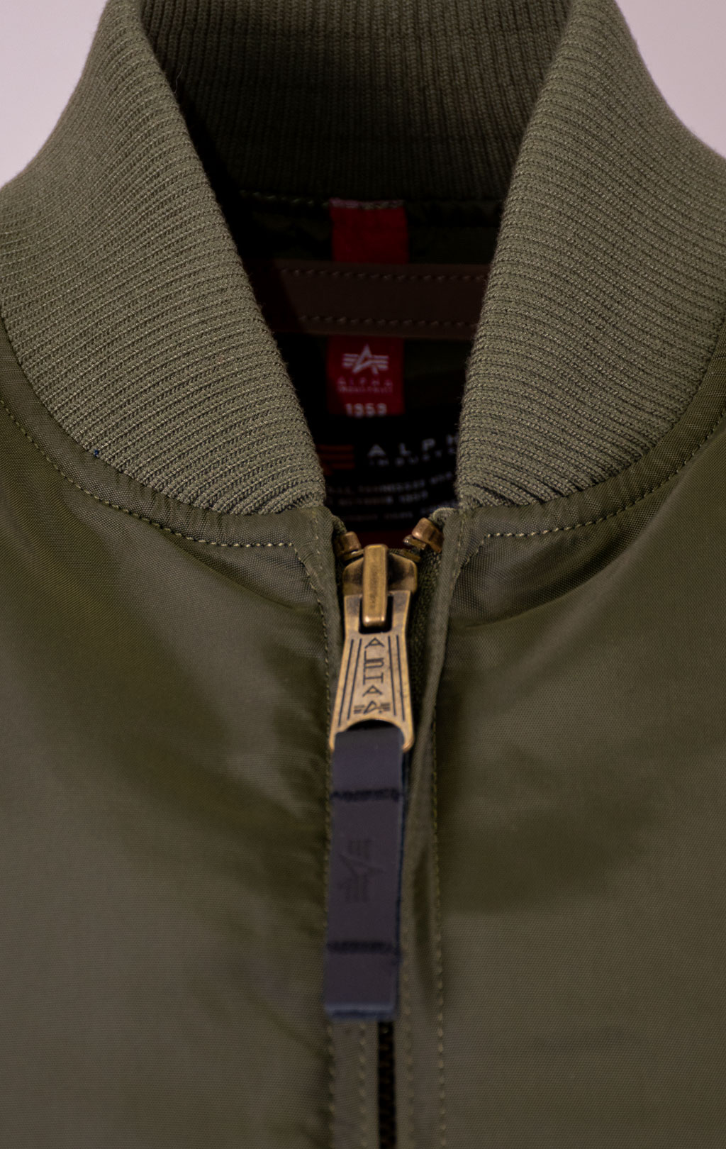 Ветровка-бомбер ALPHA INDUSTRIES MA-1 TT dark green 