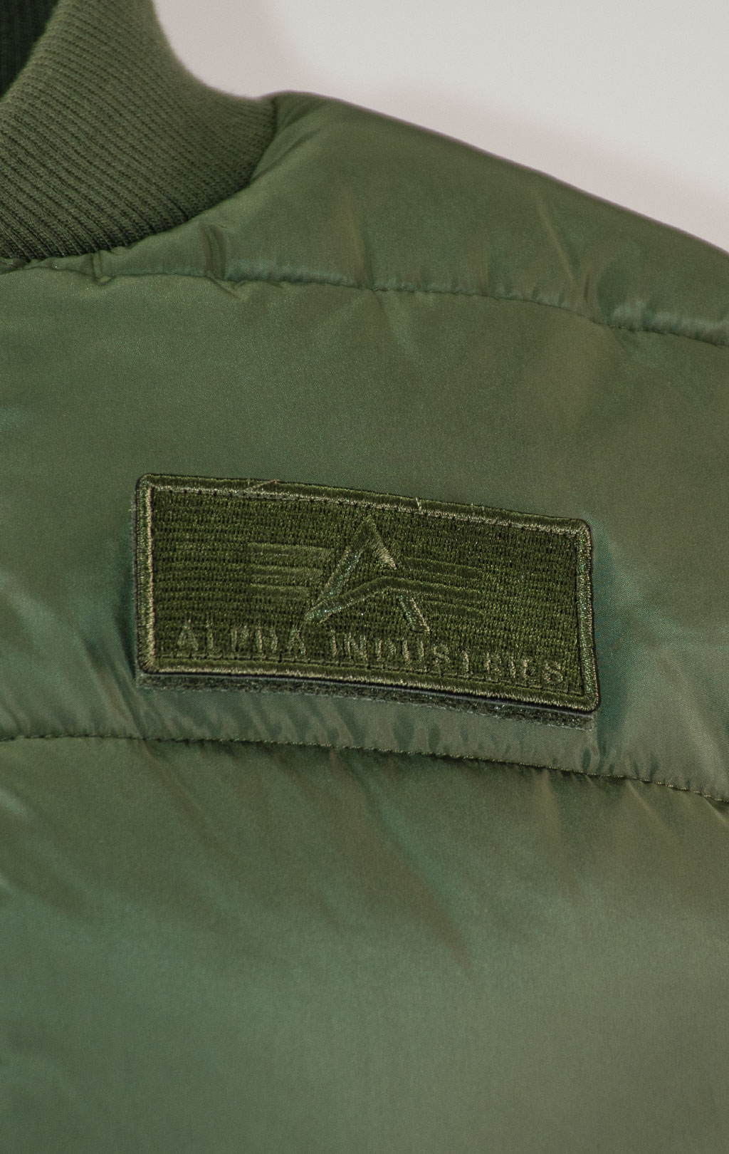 Жилет ALPHA INDUSTRIES PUFFER VEST LW sage green 