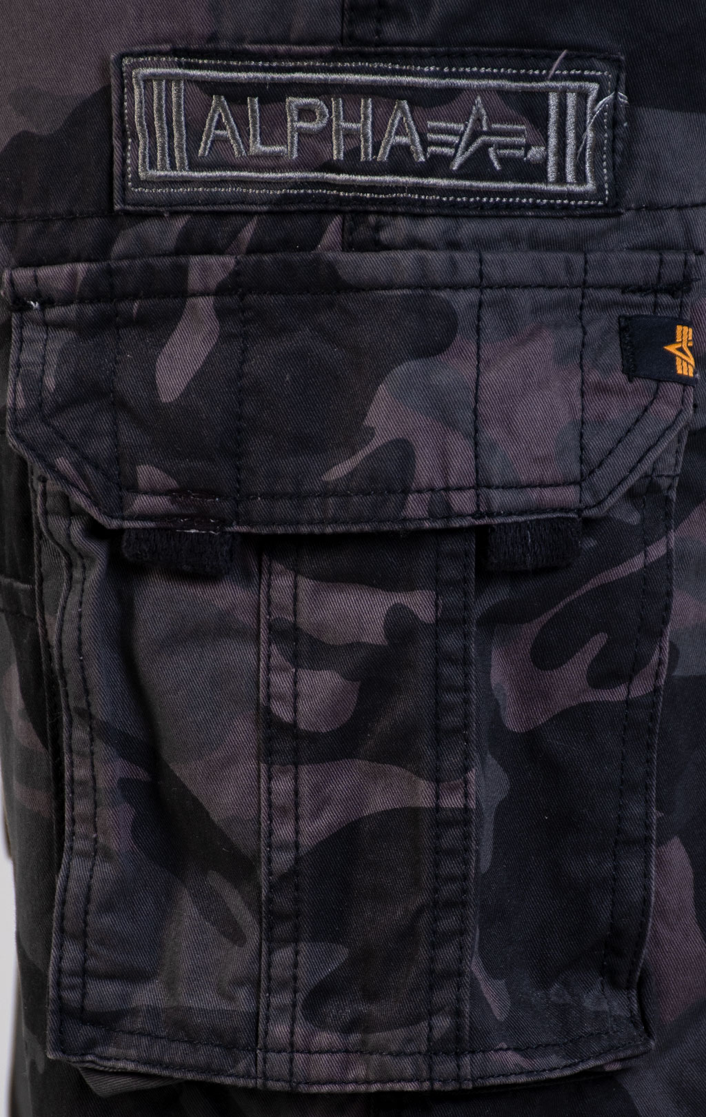 Брюки-карго ALPHA INDUSTRIES JET PANT black camo (#101212) 