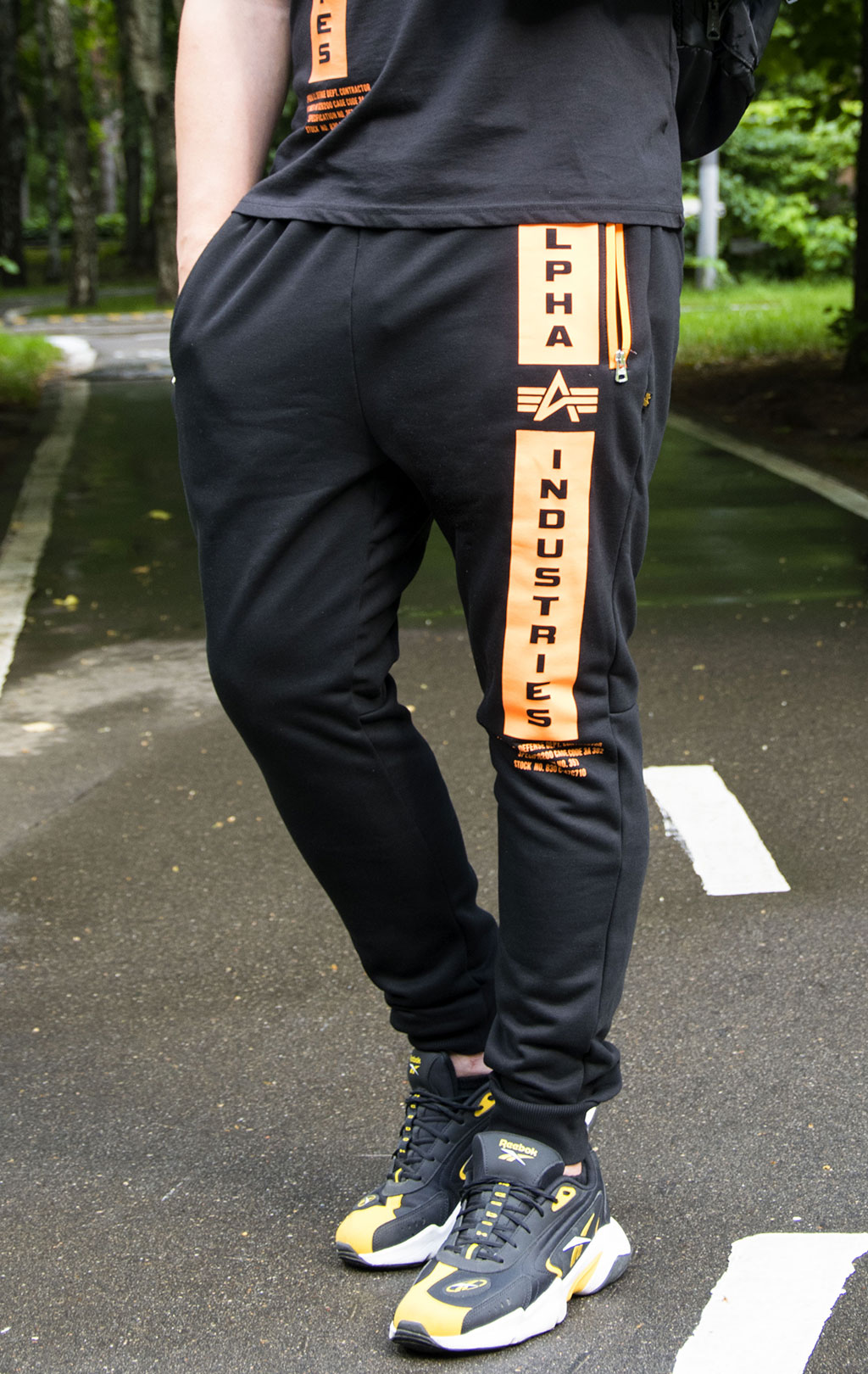 Брюки спортивные джоггеры ALPHA INDUSTRIES DEFENCE JOGGER black/orange 