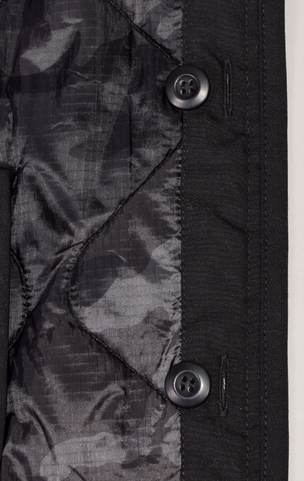 Куртка-подстёжка ALPHA INDUSTRIES с карманами и манжетами CLASSIC M-65 FW 21/22 m black woodland camo 