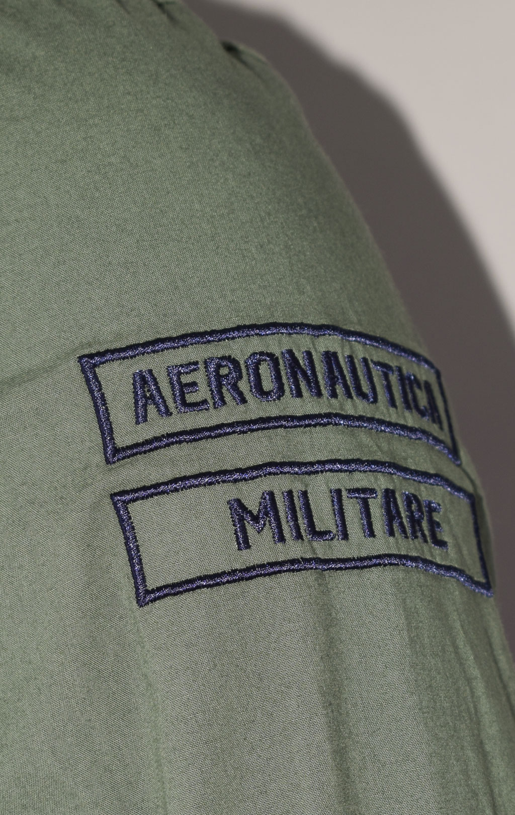 Ветровка AERONAUTICA MILITARE SS 23 m/TR verde militare (AB 2054) 