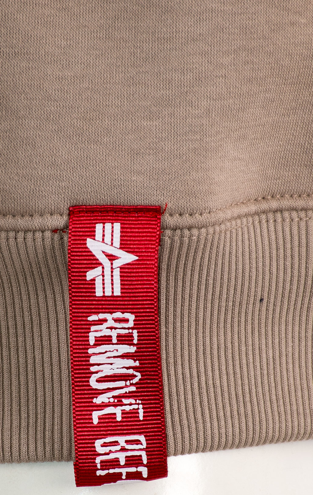 Свитшот ALPHA INDUSTRIES BASIC SWEATER SMALL LOGO vintage sand 