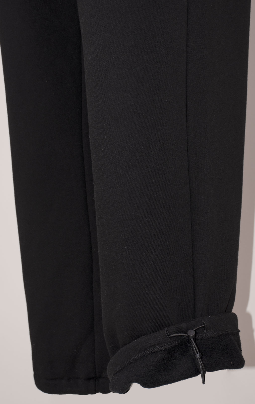 Брюки спортивные джоггеры ALPHA INDUSTRIES ESSENTIAL SWEATPANTS FW 24/25 black 
