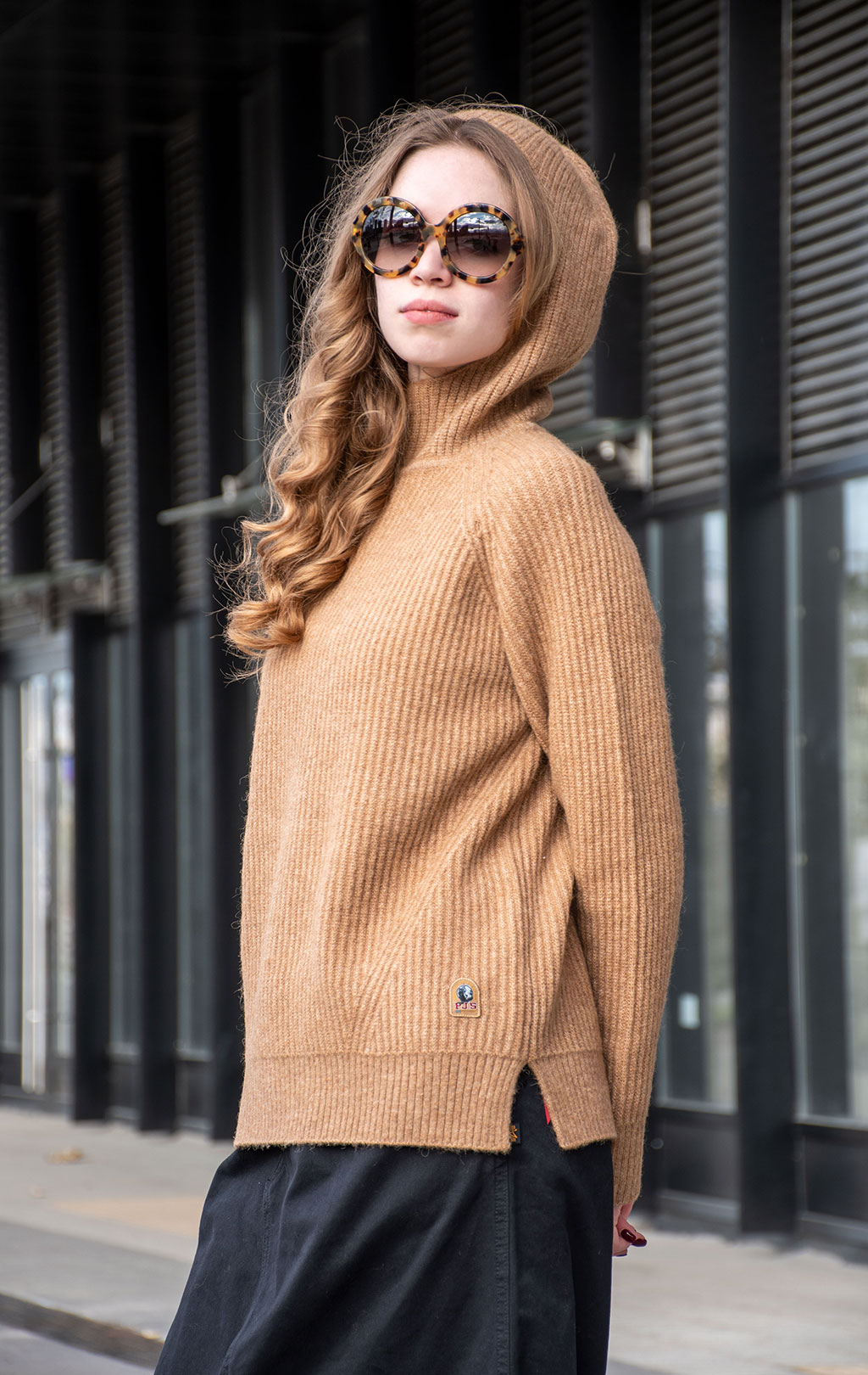 Женский свитер с капюшоном PARAJUMPERS TORY FW 24/25 camel 