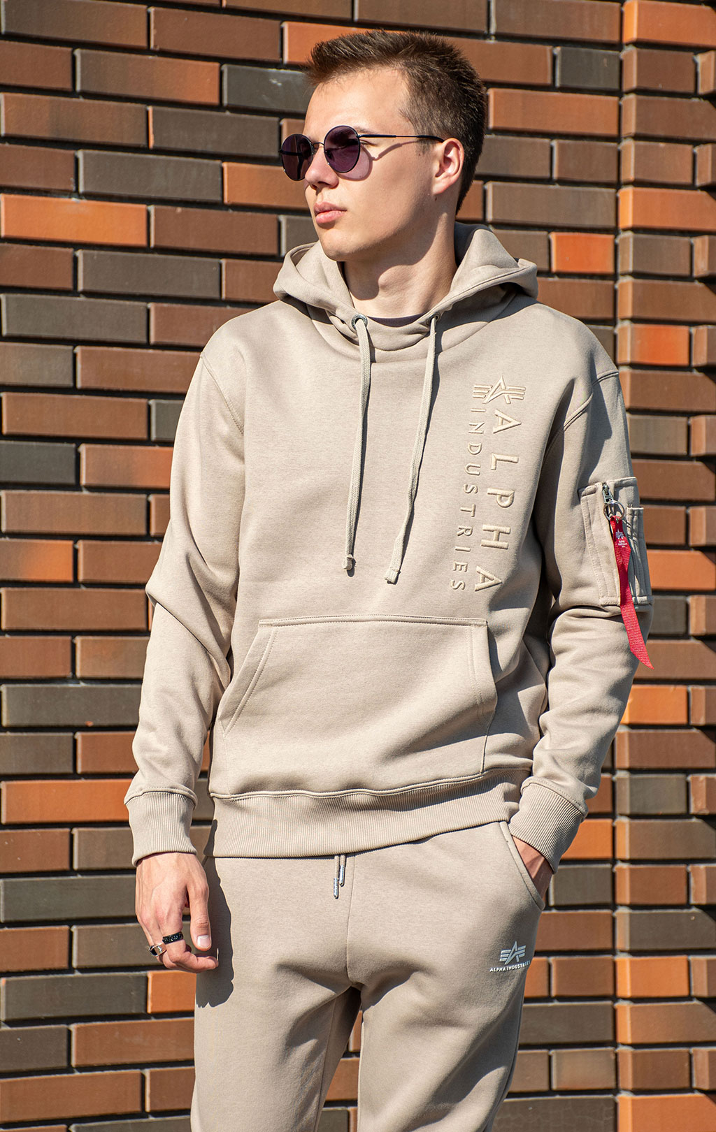 Толстовка ALPHA INDUSTRIES EMB HOODY vintage sand 