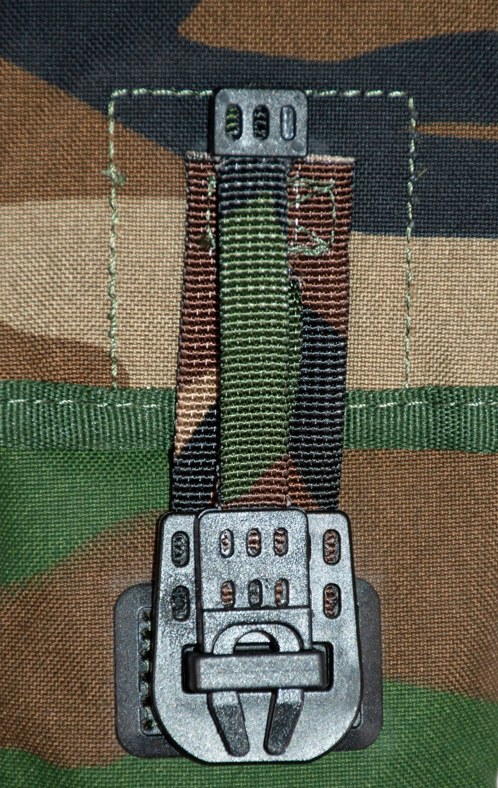 Подсумок 3-x Dimaco Patroonmagazijn MOLLE camo woodland Голландия