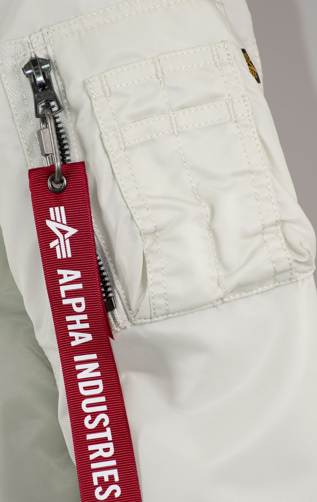 Женский бомбер ALPHA INDUSTRIES MA-1 W SS 25 m dune white 