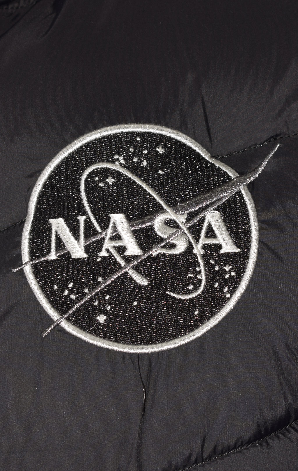 Куртка ALPHA INDUSTRIES HOODED PUFFER NASA VOYAGER FD black 