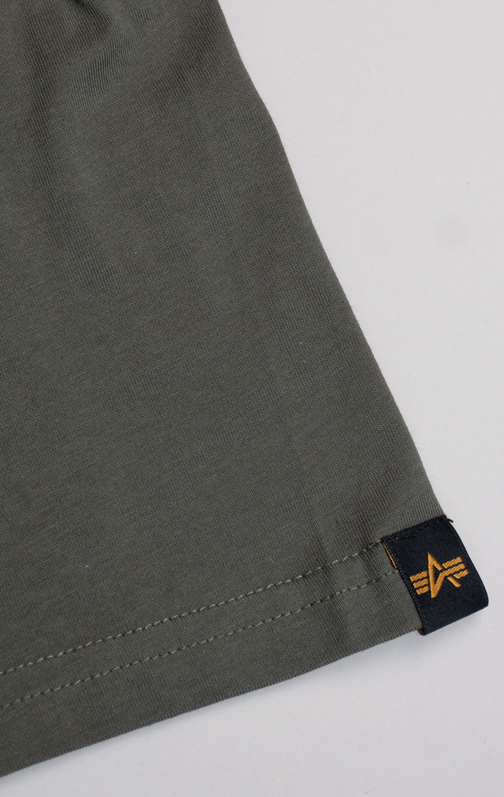 Футболка ALPHA INDUSTRIES ALPHA INLAY dark olive/white 