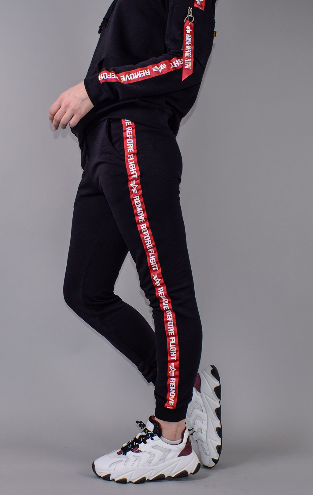 Женские брюки спортивные джоггеры ALPHA INDUSTRIES RBF TAPE JOGGER PANT black 