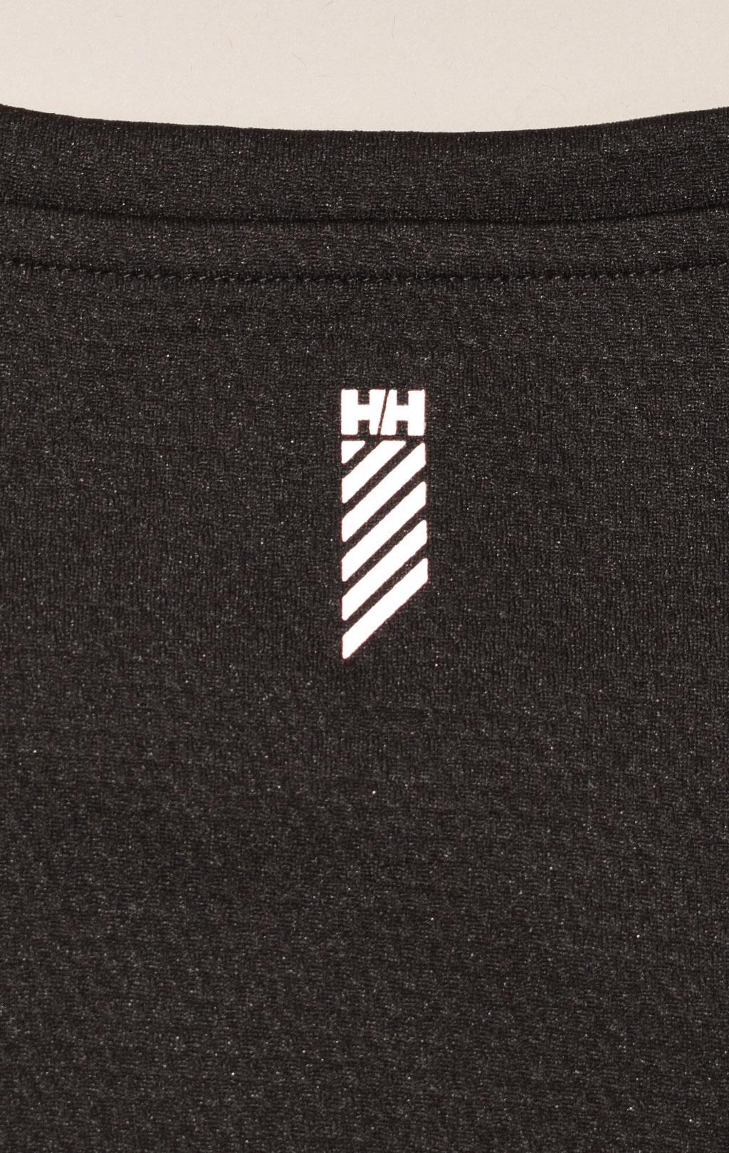 Термофутболка HELLY HANSEN LIFA TECH GRAPHIC T-SHIRT 65%полиэстер/35%полипропилен FW 23/24 black (48498) 