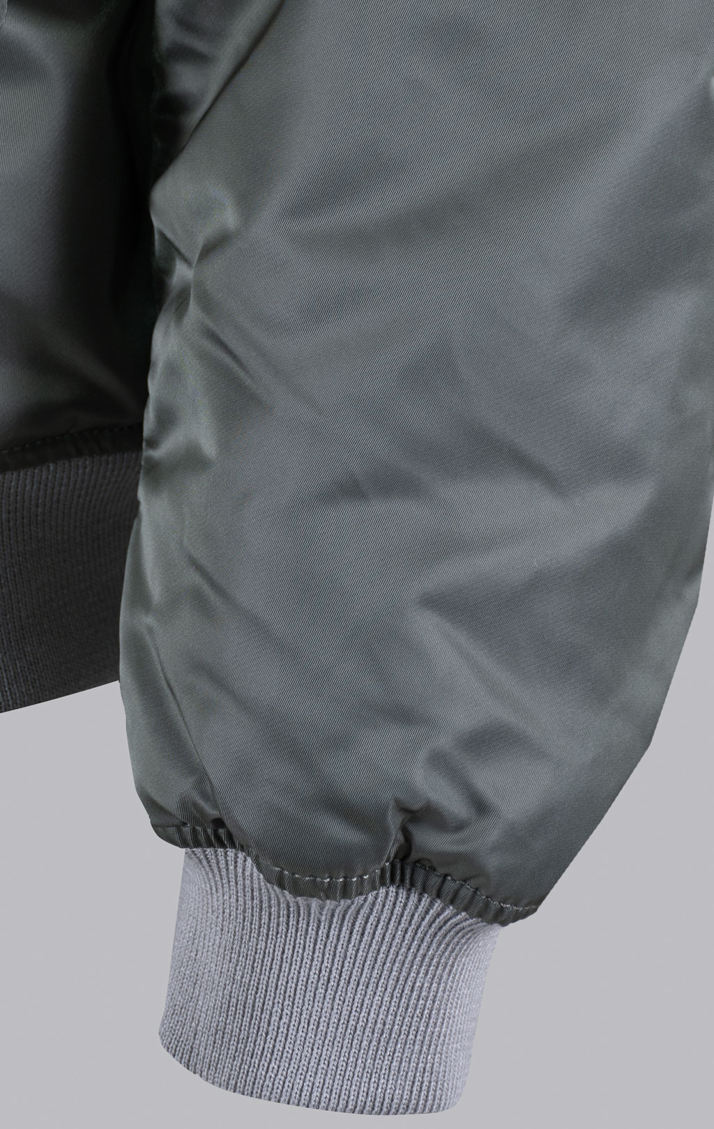 Бомбер ALPHA INDUSTRIES MA-1 CS vintage green 