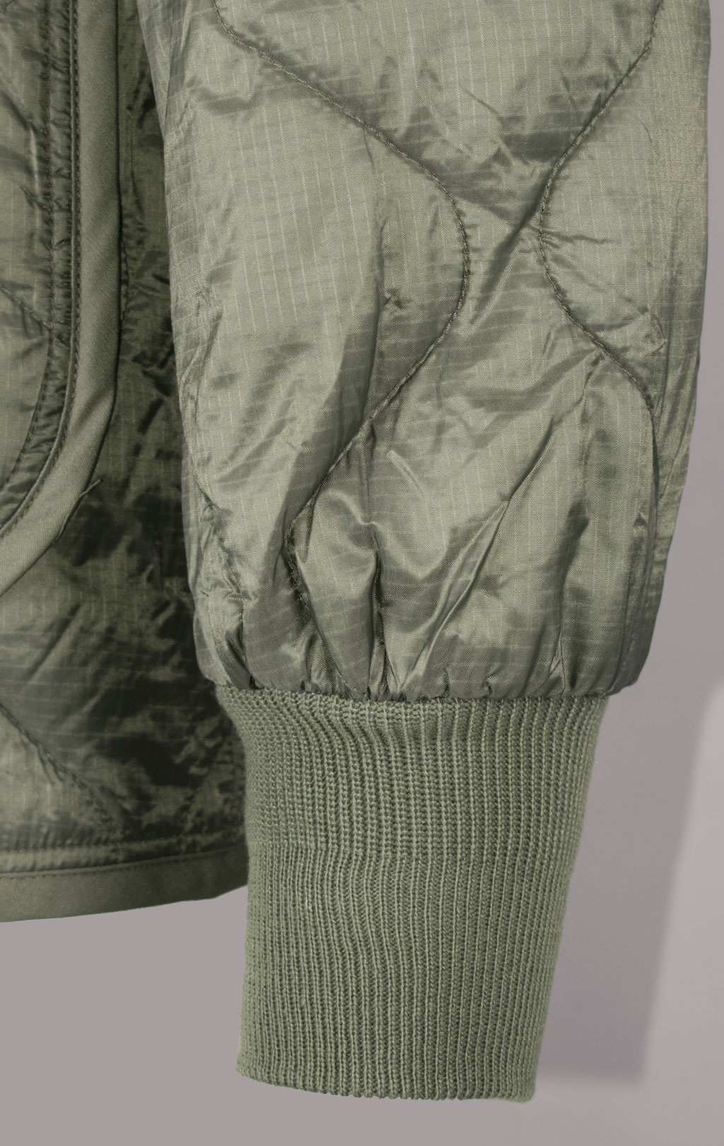Куртка-подстёжка ALPHA INDUSTRIES ALS/92 LINER с карманами и манжетами FW 23/24 m olive 