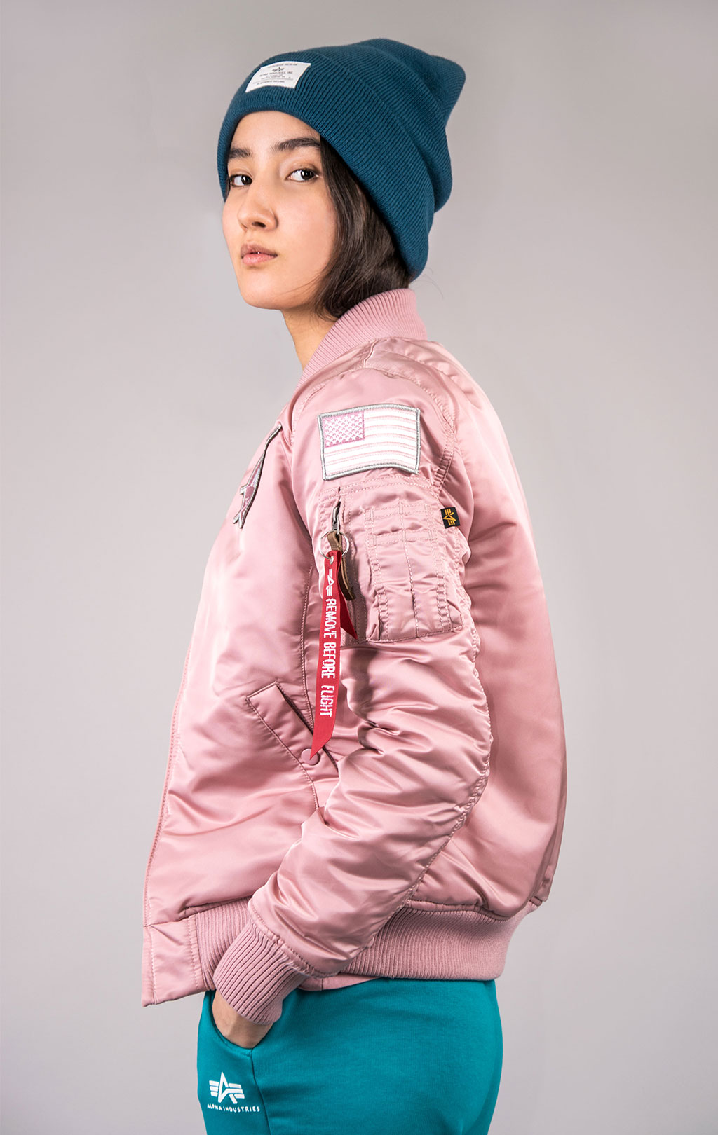 Женская куртка-бомбер лётная ALPHA INDUSTRIES VF NASA MA-1 silver pink 