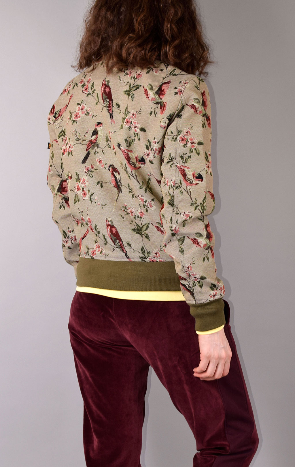 Женская ветровка-бомбер ALPHA INDUSTRIES JACQUARD L-2B floral jacquard 