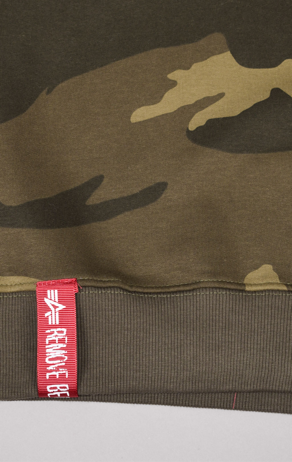 Свитшот ALPHA INDUSTRIES BASIC SWEATER olive camo 