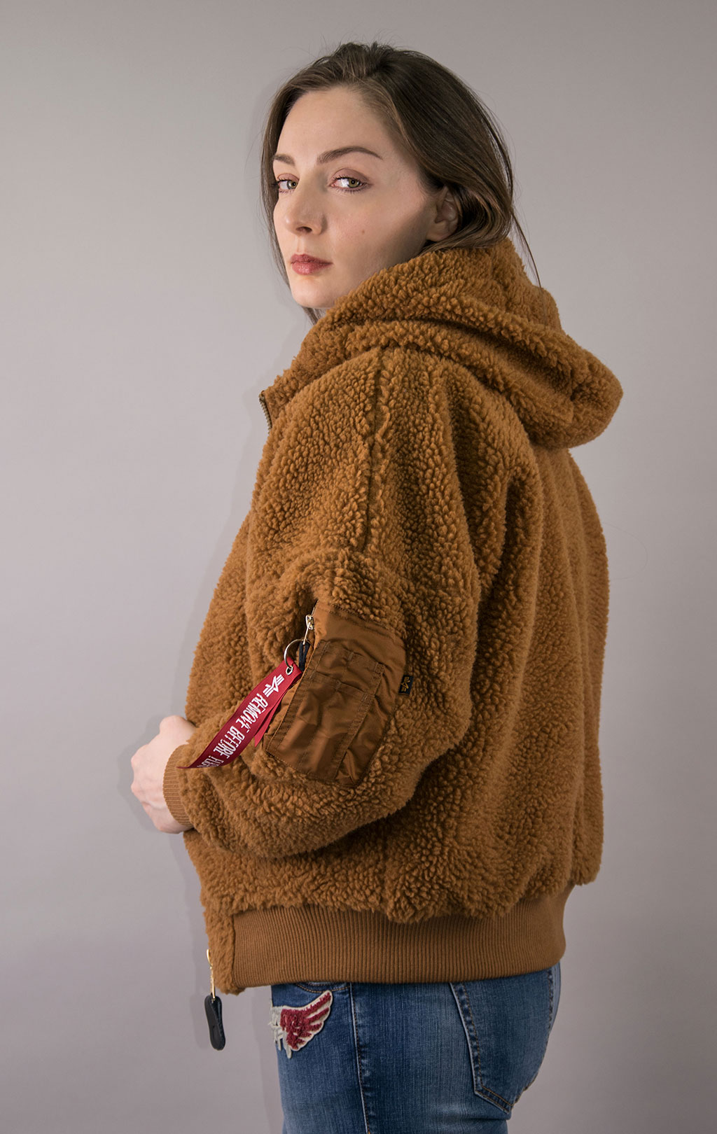 Женская куртка-бомбер лётная ALPHA INDUSTRIES OS HOODED TEDDY MA-1 camel 