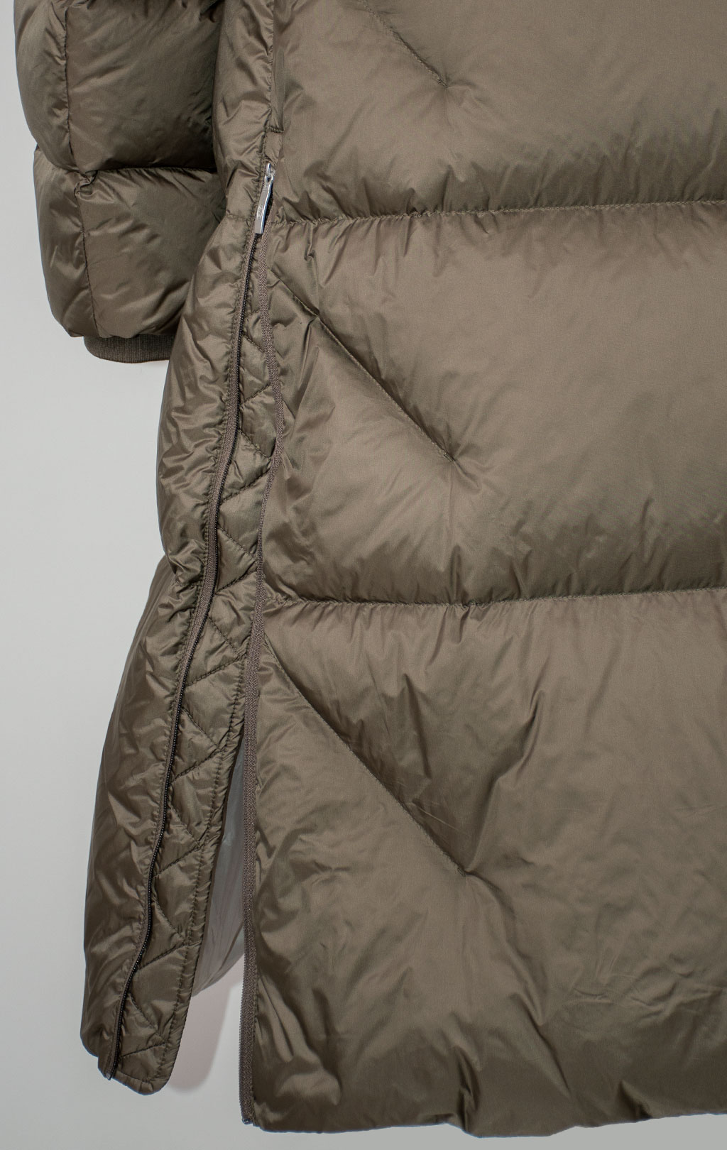 Женское пальто пуховое PARAJUMPERS LEONIE FW 25/26 olive grey 