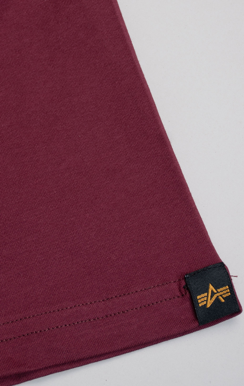 Футболка ALPHA INDUSTRIES BASIC T burgundy 
