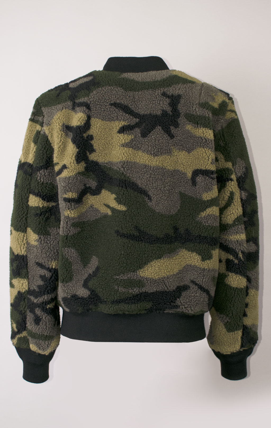 Женская куртка-пилот ALPHA INDUSTRIES 2-х сторонняя SHERPA L-2B FW 21/22 m woodland camo 