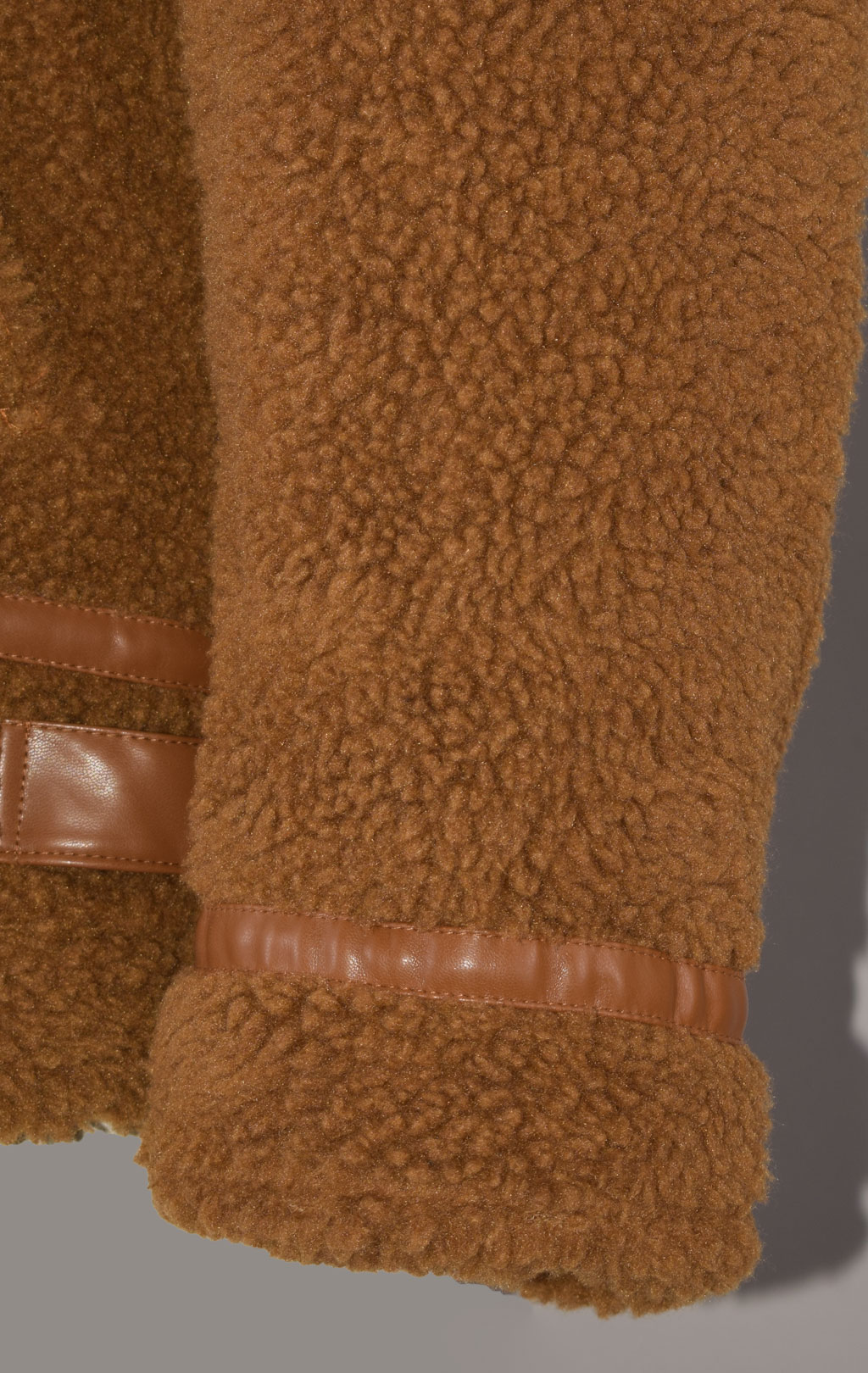 Куртка-пилот ALPHA INDUSTRIES B3 TEDDY camel 