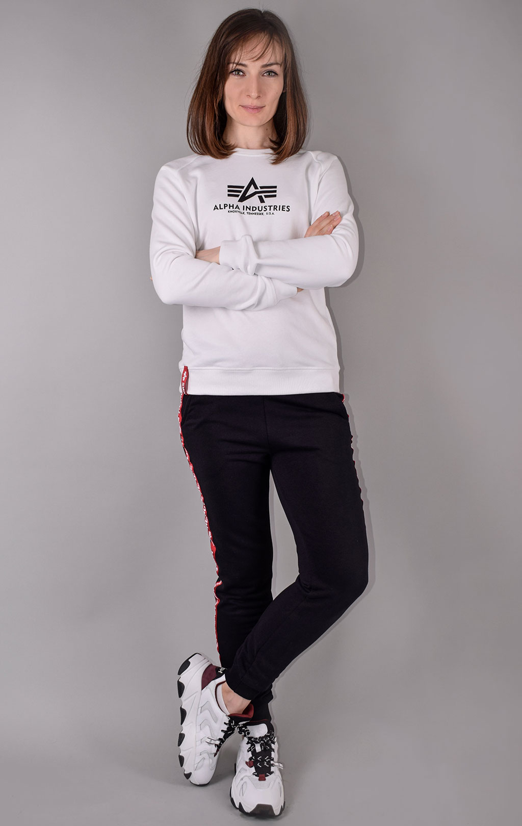 Женский свитшот ALPHA INDUSTRIES NEW BASIC SWEATER white 