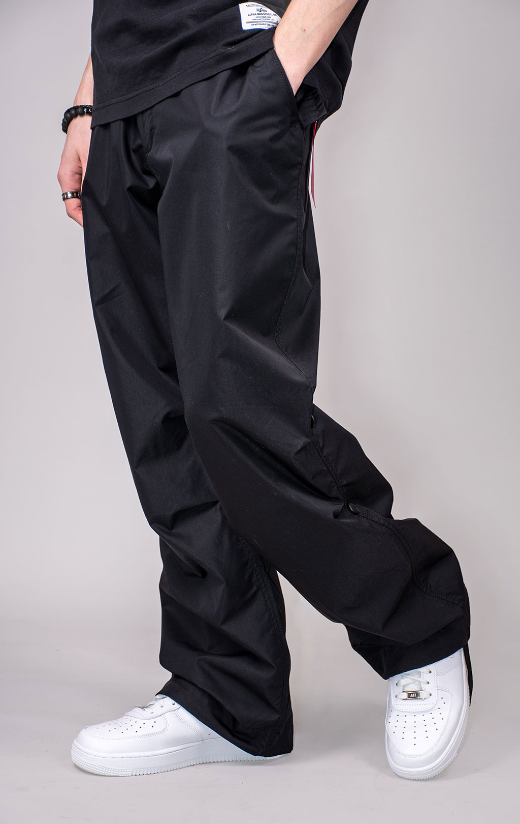 Брюки-карго парашюты ALPHA INDUSTRIES PARACHUTE PANTS SS 24 m black 