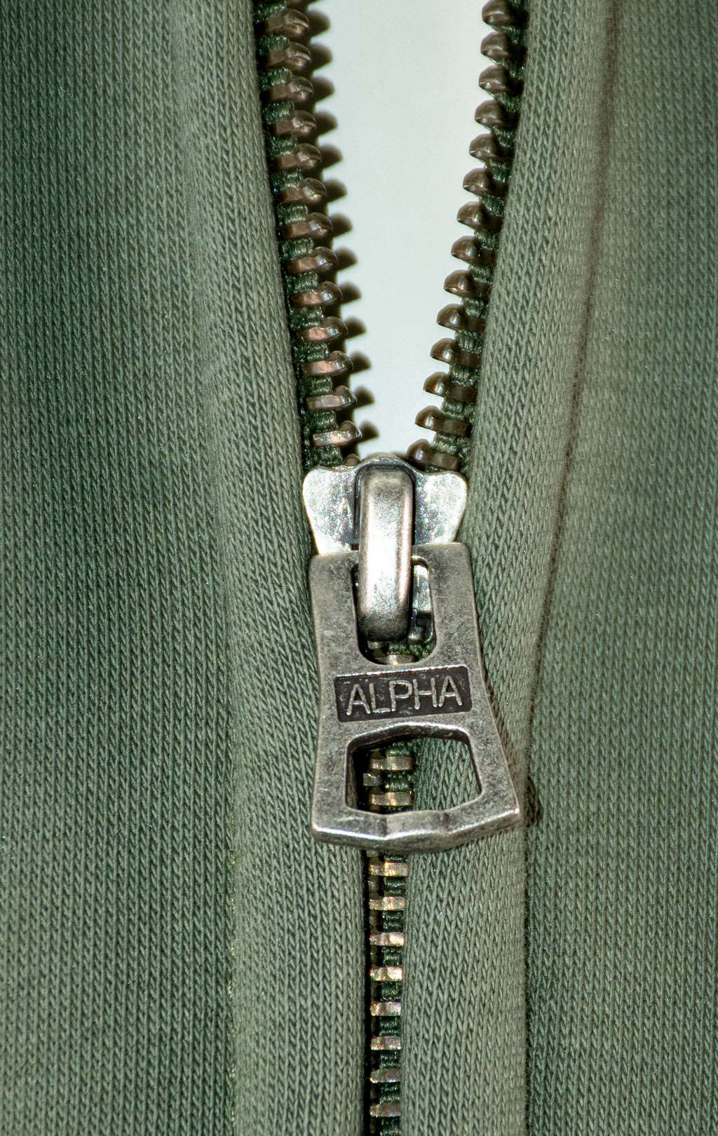Толстовка ALPHA INDUSTRIES BASIC ZIP HOODY SMALL LOGO dark olive 