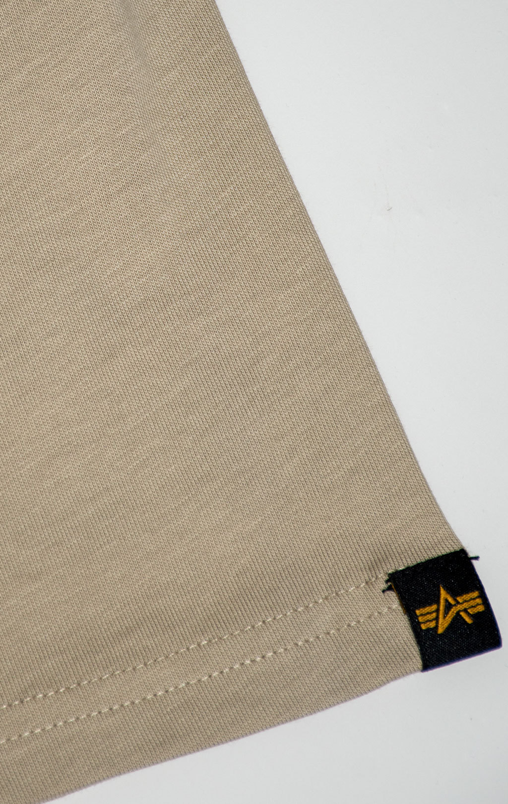 Футболка ALPHA INDUSTRIES EMB T vintage sand 