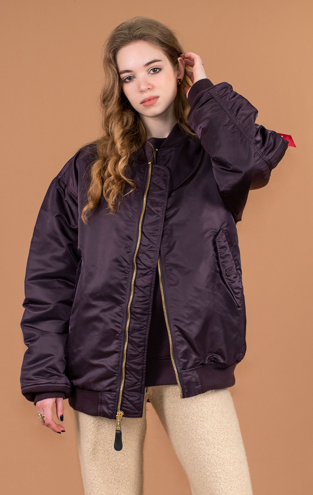 Женская куртка-бомбер лётная ALPHA INDUSTRIES CORE MA-1 plum 