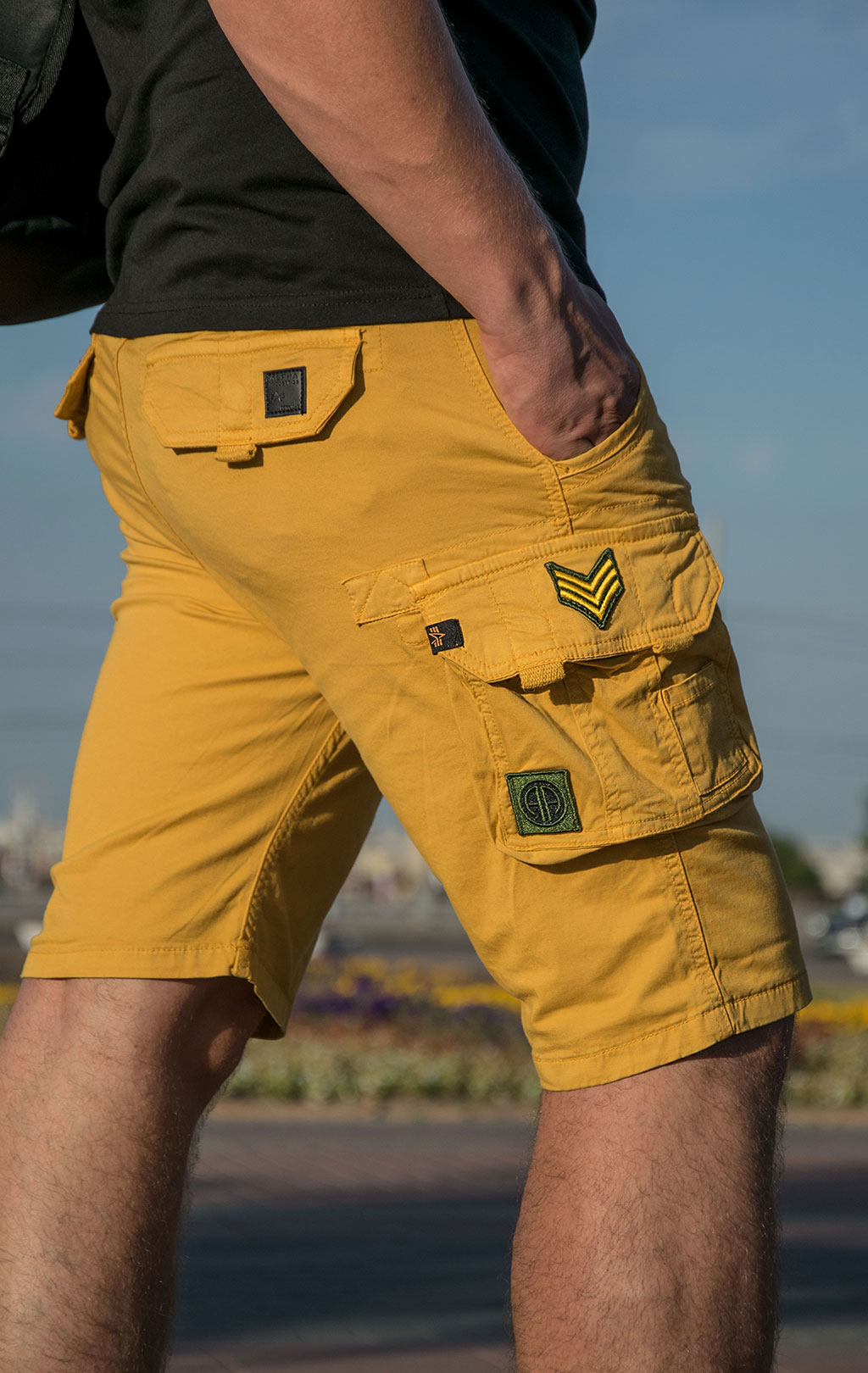 Шорты ALPHA INDUSTRIES CREW SHORT PATCH wheat 