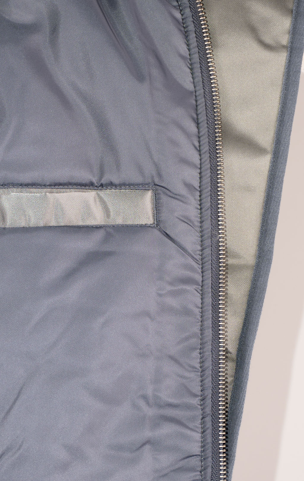 Женская куртка-пилот ALPHA INDUSTRIES SHERPA HYBRID B-15 FW 24/25 field grey 