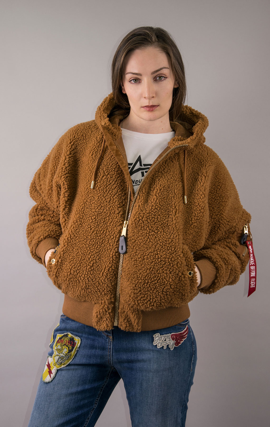 Женская куртка-бомбер лётная ALPHA INDUSTRIES OS HOODED TEDDY MA-1 camel 