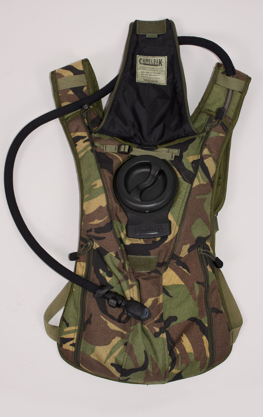 Питьевая система армейская CamelBak на молнии, горловина под клапаном, 3L dpm 