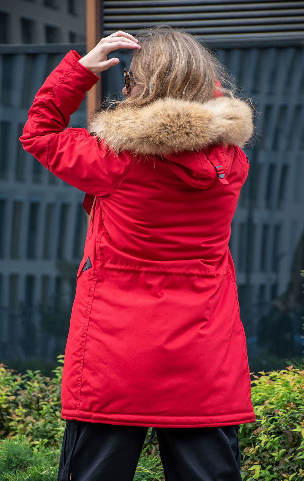 Женская аляска ALPHA INDUSTRIES EXPLORER натур. мех red speed 