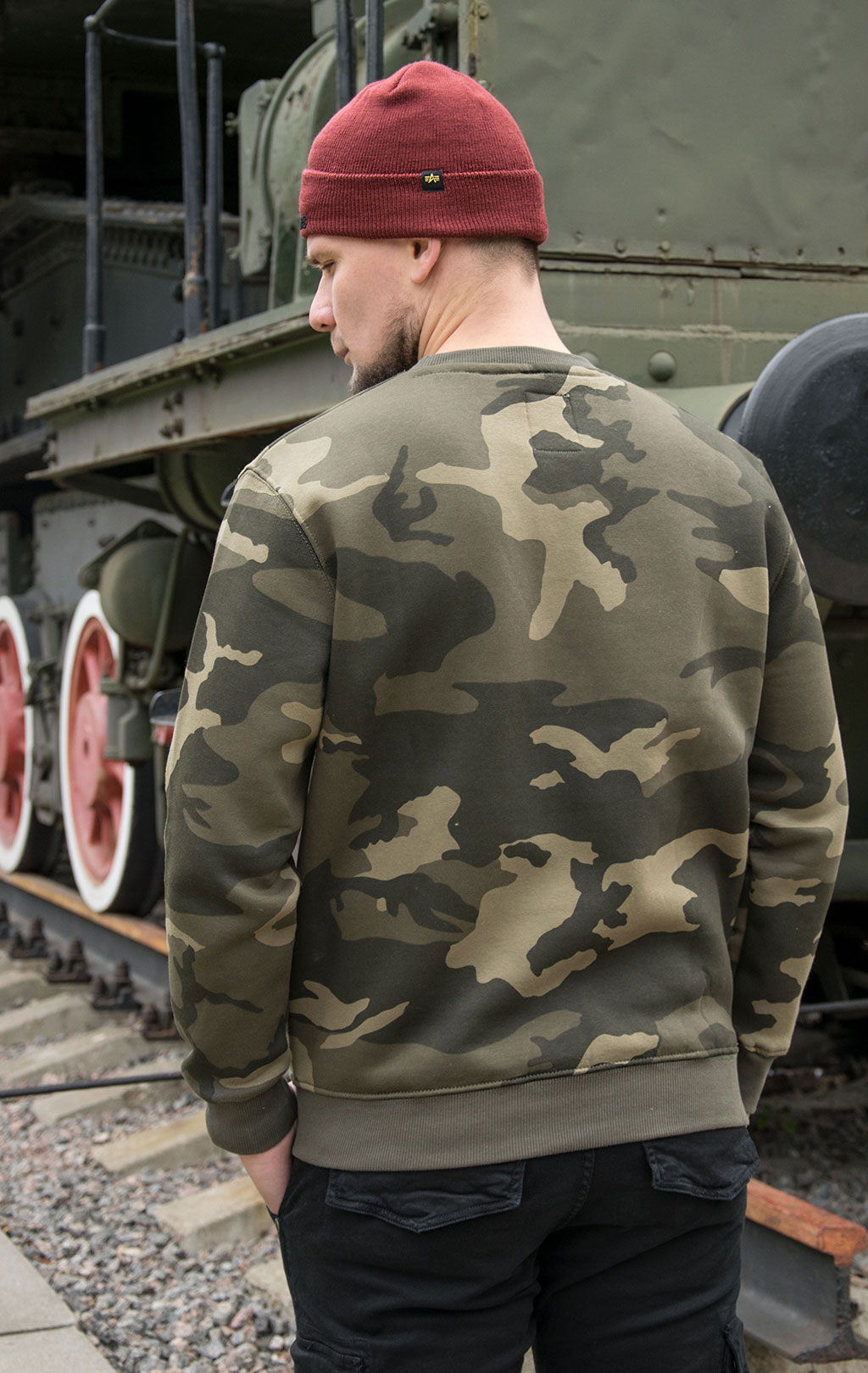 Свитшот ALPHA INDUSTRIES BASIC SWEATER olive camo 